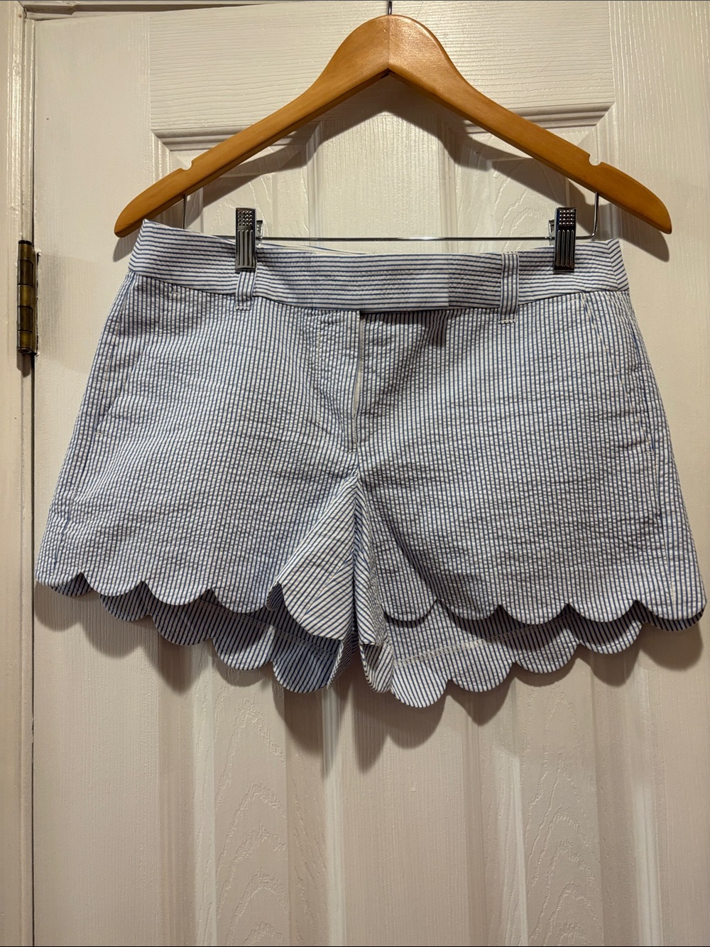 NWT J. Crew Factory Seersucker Scalloped Hem Shorts Blue White Stripes Size 6